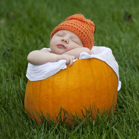 newborn pumpkin pictures